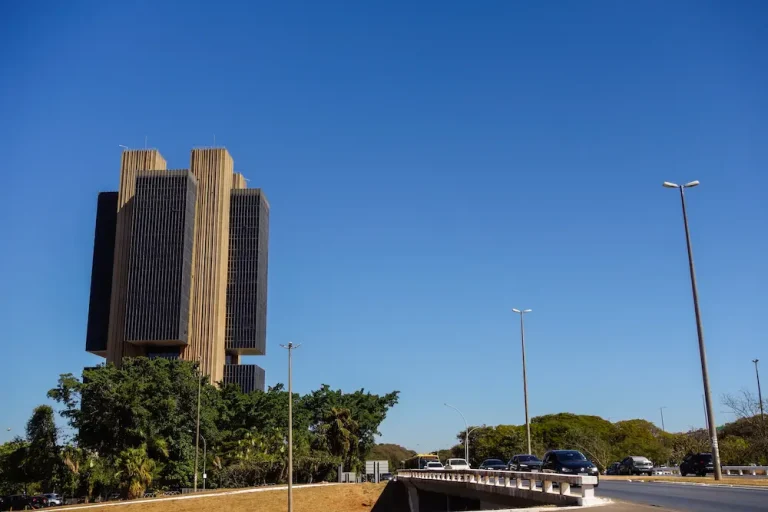 fachada do prédio do banco central onde fica o conselho monetário nacional cmn
